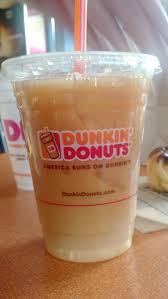 Moreover, this low calorie dunkin drinks iced tea has many health benefits such as good for the liver, fights bacteria, helps in weight loss, and lowers blood pressure levels. Dunkin Donuts Berry Hibiscus Iced Tea