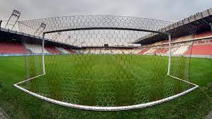 Krakowska prokuratura prowadzi śledztwo dotyczące zakupu bez przetargu elektronicznych band reklamowych na stadion cracovii. Stadion Cracovia