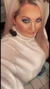 Alisha Capps's Instagram, Twitter & Facebook