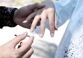 Promise ring finger for female. Promise Ring Meaning Finger What Finger Does A Promise Ring Go On