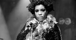 Gray was born in canton, ohio, where she briefly worked at age 12, before being fired for lateness. Macy Gray Official Macy Gray Official