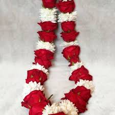 Share your experiences to help others in selecting good wedding venue in pakistan. Real And Fresh Wedding Garlands Made By Flower Busy