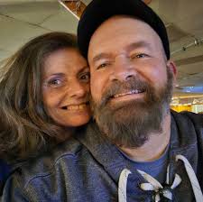 Do streaming boxes offer local channels and netflix?