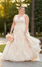 Beautiful Plus Size Wedding Dresses In Iowa Hope S Bridal Ball Gowns Wedding Plus Wedding Dresses Stella York Wedding Gowns