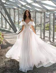 Pin By Yulia Mash On Melari Cute Wedding Dress Wedding Dress Trends Cold Shoulder Wedding Dress