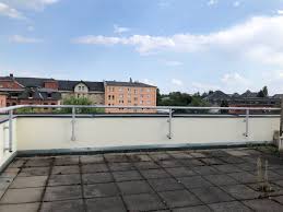 (sonneberg steinbach, bergstraße) eine wohnung ist unsaniert und fest vermietet!zweite wohnung ist voll saniert mit einbauküche und leerstehend zum sofortigen bezug! Wohnungen Mieten In Sonneberg
