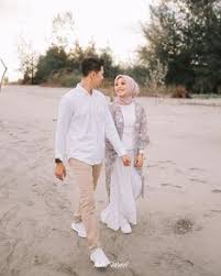 Konsep klasik dengan mengusung konsep prewedding motor cb dapat menjadi salah satu alternatif pilihan kalian. Chakra Bike Chakrabike Profil Pinterest