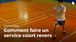 Comme elle donne de la puissance, elle est prisée par les purs attaquants. Comment Faire Un Service Court En Revers Badminton Youtube