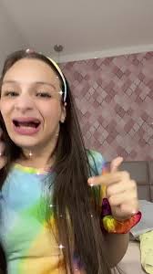 Vc consegue colocar a língua no nariz?