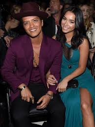 I don't think about that. Foto Ini Jessica Caban Pacar Seksi Bruno Mars Yang Jarang Terekspos Foto 6