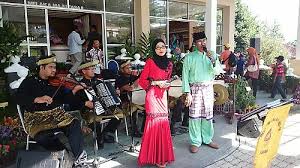 Dondang sayang and pantun are popular traditional art forms in melaka and are said to have started in the days of the melaka sultanate around the 15th century. Dondang Sayang Intangible Heritage Culture Sector Unesco