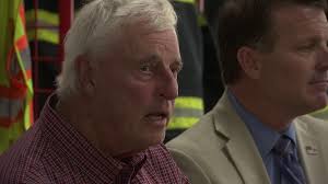 Legendary basketball coach makes appearance in Delaware