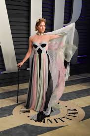 Selma blair opened up to good morning america and vanity fair with details about her multiple sclerosis (ms) diagnosis. Selma Blair Makes First Public Appearance At Oscars Since Ms Diagnosis Stamfordadvocate