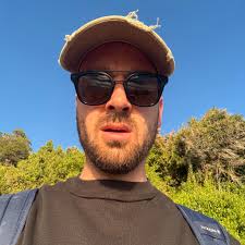 Д-р Йордан Стефанов от Наука и критично мислене, който се опитва да накара  повече хора да се съмняват във всичко и всеки, и да задават повече въпроси:  Започнах преди 8 години с