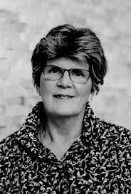 Debra Conant's Instagram, Twitter & Facebook