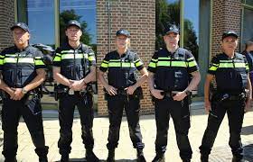 Overige informatie en diensten van de overheid: File Politie Nederland Nieuw Uniform Jpg Wikipedia