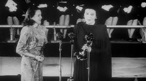 Γεννήθηκε στον πειραιά στις 15 δεκεμβρίου του 1900. Katina Pa3inoy H 1h Ellhnida Me Oskar H Apwleia Ths Korhs Ths Kai H Diaswsh Apo Nayagio Enimerotiko Gr