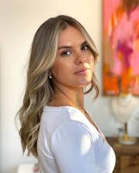 Retocamos a cor, cortamos e fizemos um book 🥰🩷