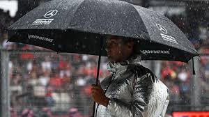 Formula 1 race in Malaysia starts late