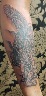 Zwei gebäude auf einem gelände. Der Kampf Zwischen Gut Bose Tattoo Lounge Norderstedt Facebook