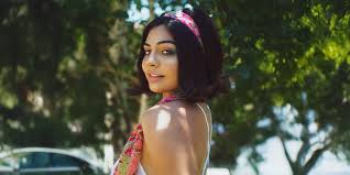 Rising Artist Mandi Macias Blends 90s Nostalgia With Modern Pop