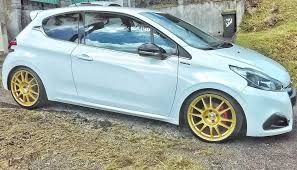 Ruote Evo Corse Modello Sanremo Misure 8x18 Et 23 Mozzo Peugeot 4x108 Finitura Oro Lucido Applicazione Racing Con Tappo Coprimozzo Produzione Italiana Di Alta