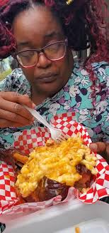 Yall I thought the smoked turkey was awesome at Oh'Lemonade but that was  until I tried the stuffed turkey leg with mac&cheese covered in Buffalo  ranch. It was seasoned and cooked to perfect and I just ...