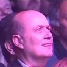 Dale que el Sábado tocamos eh *Yo sospechando que mi amigo es Eli Suárez*  -Y si reprogramamos la fecha?