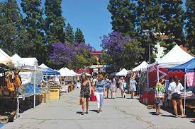 There are typically three or four thousand attendees. Melrose Trading Post Reopens Park Labrea News Beverly Presspark Labrea News Beverly Press