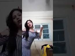 و بعد مرور دقيقه لقتها غمضت عنيها و أنا حسّيت ان زبي بدء في الانتصاب فا حاولت اداري زبي المنتصب ، لقتها بتقولي عندك مسطره ٣٠ سم قولتها ايوه قالتلي طيب روح جيبها فا رحت غرفتي و رجعت تاني و جبت المسيطره وسئلتها ليه عايزه المسيطره قالتلي قبل شئاللي. Ø§Ù„ÙÙŠØ¯ÙŠÙˆ Ø§Ù„Ø­ØµØ±ÙŠ Ù„Ø£Ø¬Ù…Ø¯ Ø±Ù‚Øµ Ø¨Ù„Ø¯ÙŠ Ø¨ØºØ±ÙÙ‡ Ø§Ù„Ù†ÙˆÙ… 2020 Ø§ØªØ­Ø¯Ø§Ùƒ Ù„Ùˆ Ù…Ø¹Ø¬Ø¨ØªÙƒØ´ Youtube