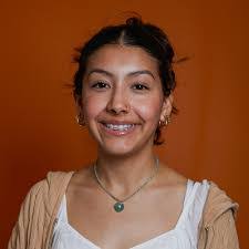 Andrea Curiel's Instagram, Twitter & Facebook