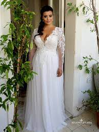 Stunning Romantic Plus Size Bridal Gown With Long Sleeves And Tulle Skirt Tracie Studio Plus Wedding Dresses White Lace Wedding Dress Ball Gown Wedding Dress