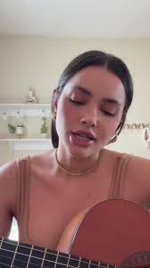 Cover da música de Chico por Julia Rezende: Uma interpretação única