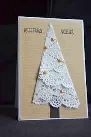 Carte Au Sapin De Noel Fait Avec Un 1 2 Napperon De Dentelle En Papier Plie Et Quelques Perles Carte Noel Cartes De Noel Faites Maison Et Carte De Voeux