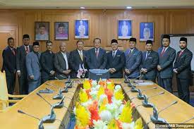2017, bulan sabit merah malaysia daerah kuala terengganu dan kuala nerus dengan kerjasama pejabat pendidian daerah kuala terengganu/kuala nerus sebagai pembuka aktiviti tahun 2016, bsmm negeri terengganu mengadakan kursus pengendalian ambulans kepada pegawai dan ahli. Pegawai Agama Pejabat Agama Daerah Kuala Terengganu Facebook