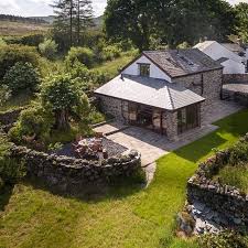 Grass Guards Estate In Langdale Is A Sprawling Yet Elegant Set Of Cottages In The Duddon Valley Sleeping Up To 12 People Cottage Rental Elegant Sets Cottage