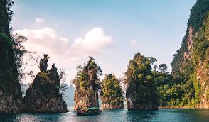Im osten sind vor allem januar bis april geeignet, wenn die tageshöchstwerte bei bis zu 34 grad liegen und das wasser sich auf 27 grad erwärmt. Beste Reisezeit Fur Thailand So Planst Du Deinen Urlaub
