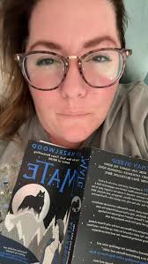 As part of my Empyrean Series Catch-Up guide, I give you… 600 pages