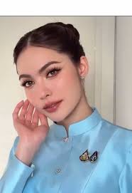 She looks so elegant and beautiful at today event with the Thai tradit...