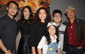Sarah is back in malaysia to spend her holiday with grandpa who is showing signs of dementia. Jess Teong Announces The Sequel To The Kid From The Big Apple Before We Forget