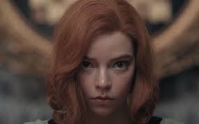 Beth má obrovský šachový talent, no je aj závislá od sedatív. Netflix  uvedie adaptáciu románu The Queen's Gambit