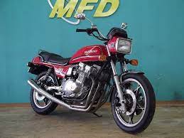 とってもきれいな赤ベコ gsx750e です ktm名古屋 スタッフブログ レトロバイク バイク 熱帯夜
