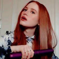 Darla Barnes adlı kullanıcının Artistas panosundaki Pin