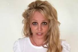 Britney jean spears) — американская певица, обладательница грэмми, танцовщица, автор песен, актриса. Smotrite Vse Derzhitsya Britni Spirs Izumila Poklonnikov Strannymi Tancami