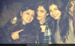 Sakshi dhoni shared this picture with anushka sharma and daughter ziva (courtesy: Anushka Sharma And Sakshi Dhoni Are Trending Because Of These Old Is Gold Pics