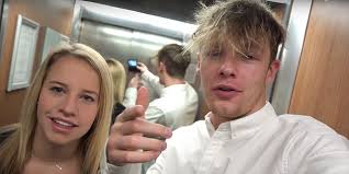 Nieuwsoverzicht: Enzo Knol blij met Porsche en dood Mies Bouwman markeert  einde tv-tijdperk