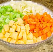 A mixture of diced vegetables or fruit served as a salad. Fresh Vegetables Aliments Baril