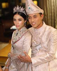 Tengku puteri iman afzan sendiri lulus dari univesity of nottingham, inggris. Foto Imbas Kembali Majlis Keraian Resepsi Anak Gadis Julia Rais Tengku Puteri Iman Afzan Neelofa Jadi Tumpuan Soya Lemon