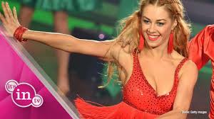 Oana nechiti sitzt neben bohlen, naidoo und lombardi. Dsds Jury Tanzerin Oana Nechiti Ist Dabei Youtube