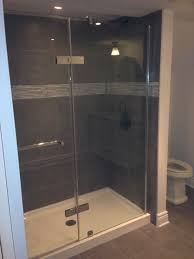 Douche En Ceramique Avec Insertion Porte Vitree Par Les Entreprises Maxnor Beuatiful Glass Door Sh Best Bathroom Designs Large Bathrooms Bathrooms Remodel